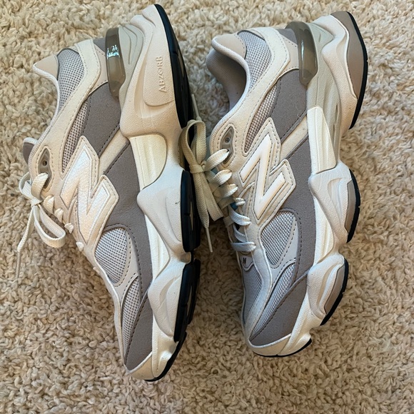 New Balance Cream and Gray Athletic Shoes 9060 - Picture 7 of 11